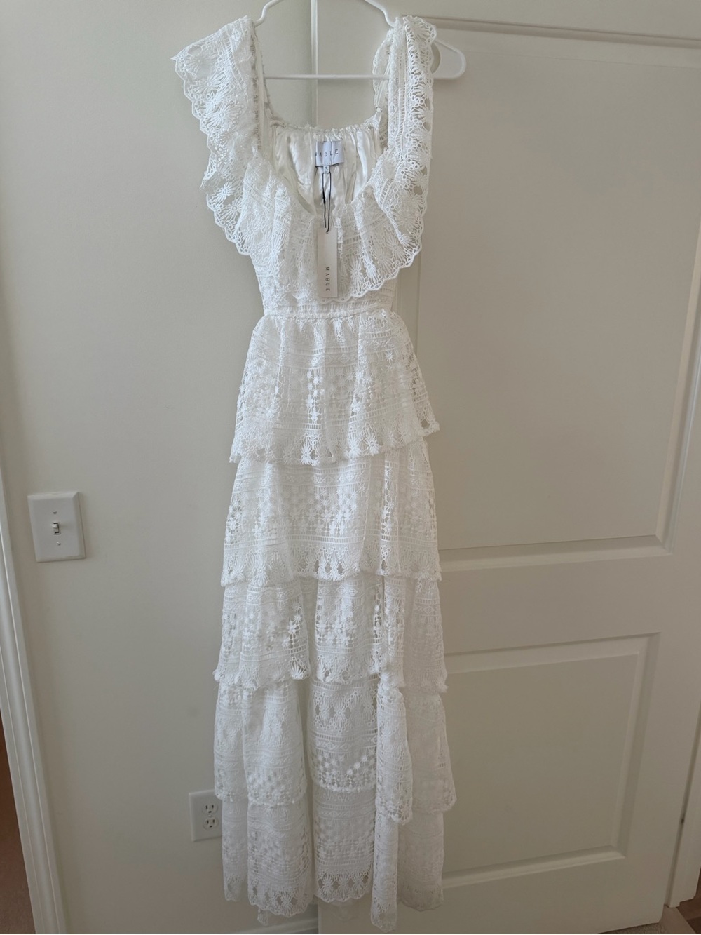 NWT! MABLE Tiered Ruffle Embroidery Lace Maxi Dress – White – Size Small